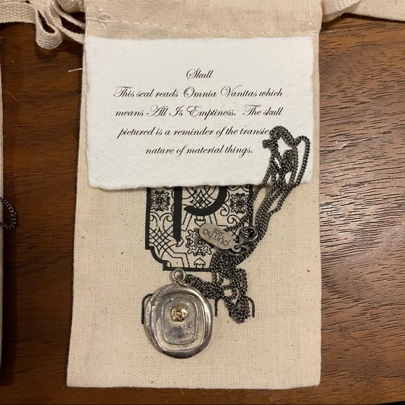 Pyrrha Skull Necklace silver and 14k gold - Picture 3 of 4